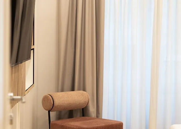 B-stay Via Ulpiano 47 * Rome